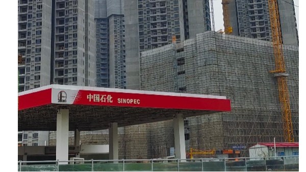 加油站需要用什么燈來做照明呢？